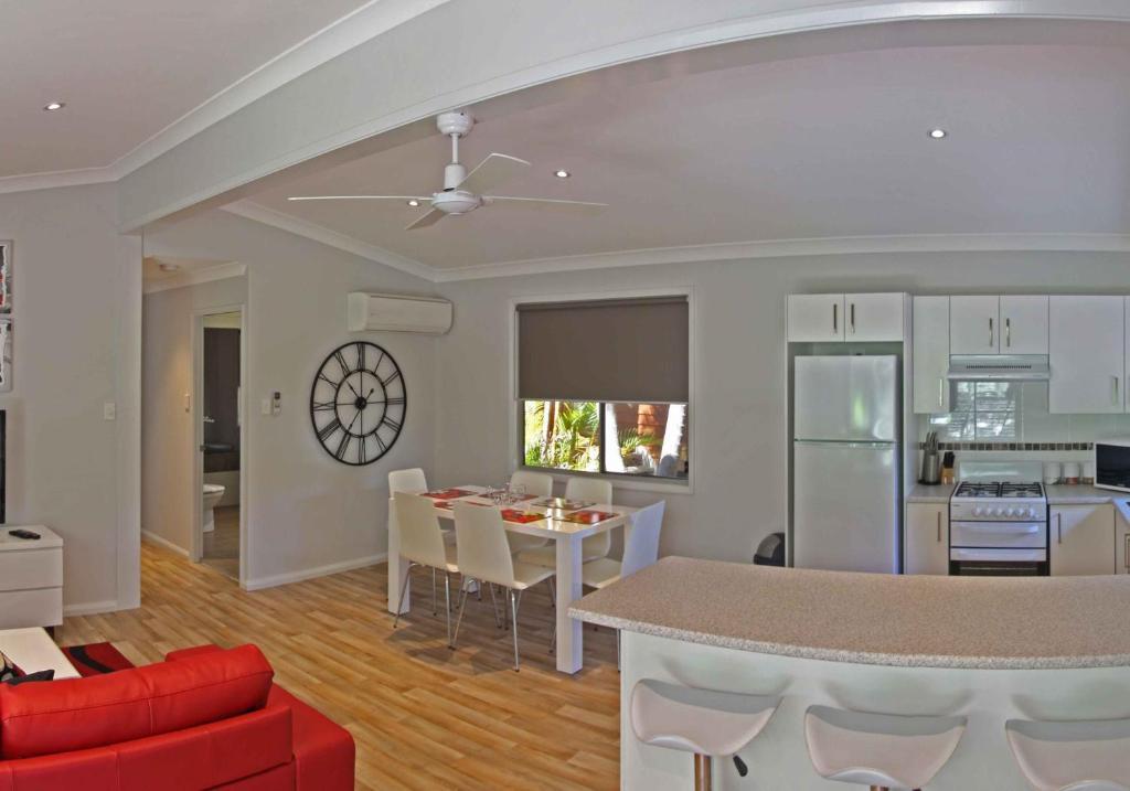 The Palms At Avoca Hotel Avoca Beach Room photo